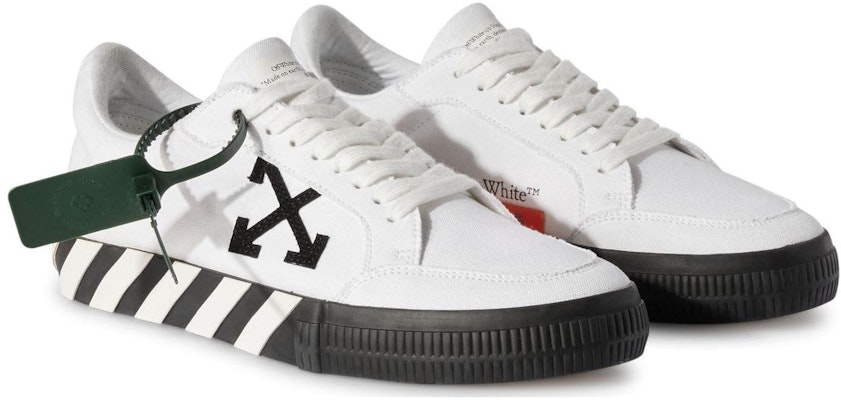 OFF-WHITE Vulcanized 系繩 時髦板鞋 男款 白色 Lookbook OFF-WHITE Vulcanized 系繩 時髦板鞋 男款 白色