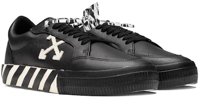 Purchase Off-White Vulc 刺繡低筒球鞋 '黑白' OMIA085E20LEA0011001