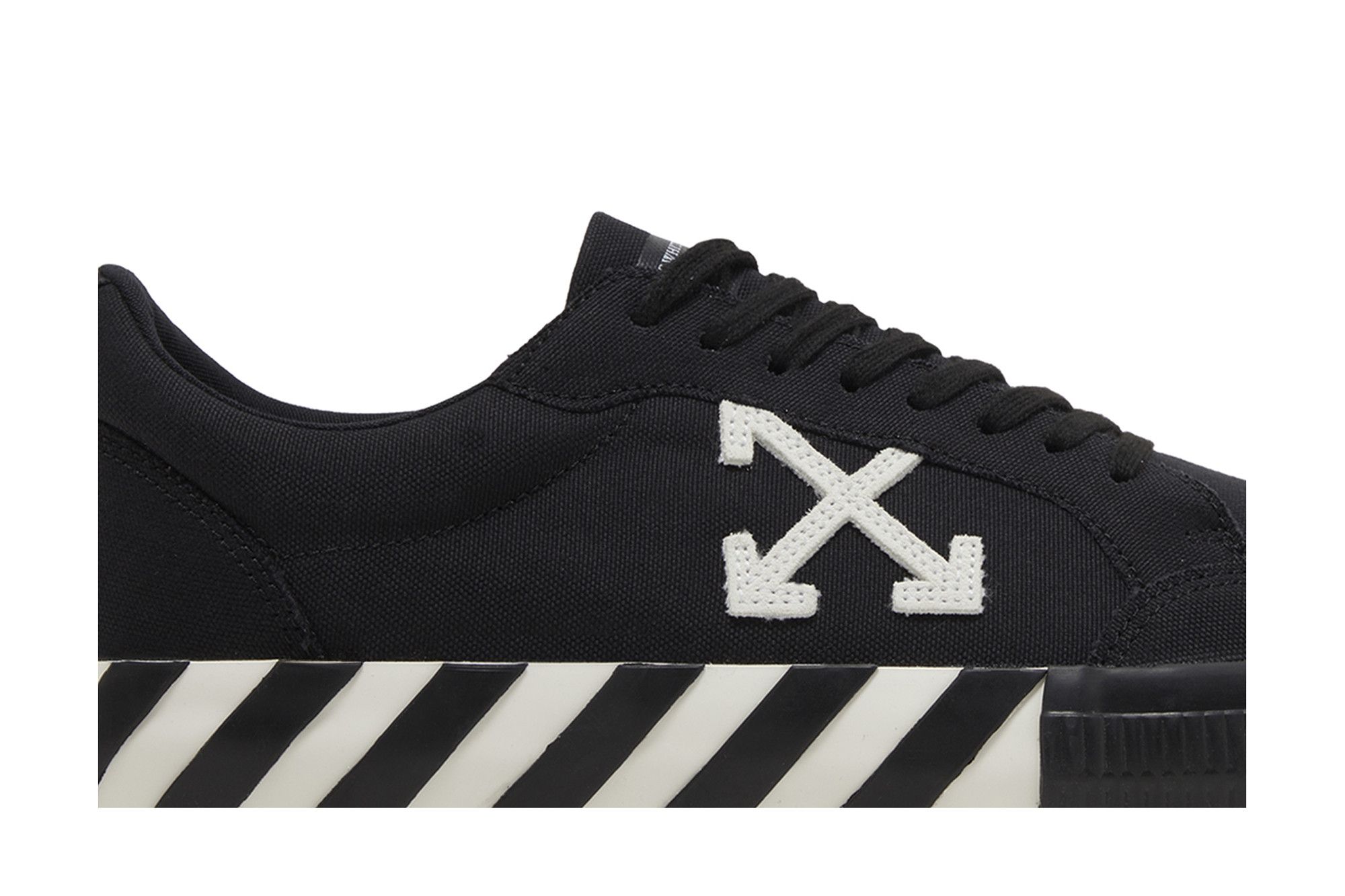 Order Off-White Vulcanized Low Schwarz Weiß Canvas Sneaker OMIA085C99FAB0061001