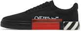 Lookbook Off-White Vulcanized Low Schwarz Weiß Canvas Sneaker OMIA085C99FAB0061001