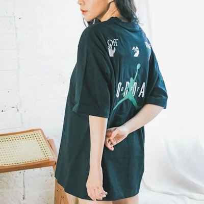 Off-White x Air Jordan T-shirt 'Black' (Asian Sizing) Lookbook Off-White x Air Jordan T-shirt 'Black' (Asian Sizing)