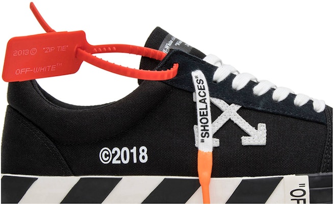 오프화이트 블랙 로우탑 벌크 (Off-White Black Low Top Vulc) OMIA085E183510011000 Order 오프화이트 블랙 로우탑 벌크 (Off-White Black Low Top Vulc) OMIA085E183510011000