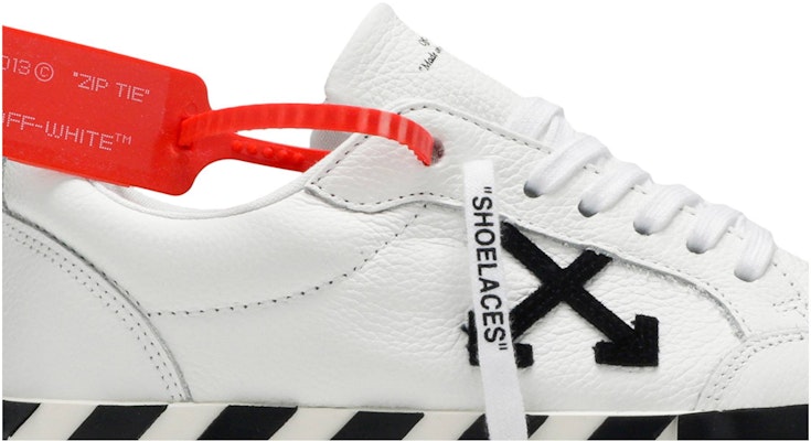 Off-White 2020年 鬼才设计 Vulc 运动鞋 '白黑' OMIA085S20D680380110 Order Off-White 2020年 鬼才设计 Vulc 运动鞋 '白黑' OMIA085S20D680380110