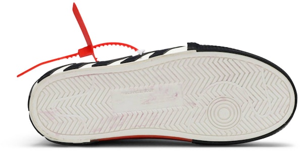 Sneaker Off-White Vulc 2020 'Putih Hitam' OMIA085S20D680380110 Shop Sneaker Off-White Vulc 2020 'Putih Hitam' OMIA085S20D680380110