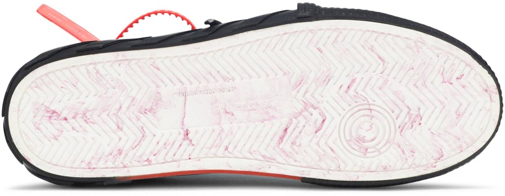 Off-White 黑色绒面低帮板鞋 OMIA085R20C210501010 Shop Off-White 黑色绒面低帮板鞋 OMIA085R20C210501010