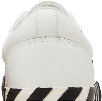 Off-White Vulc Sneaker 'Putih Hitam' OMIA085C99LEA0010110 Sizing Off-White Vulc Sneaker 'Putih Hitam' OMIA085C99LEA0010110