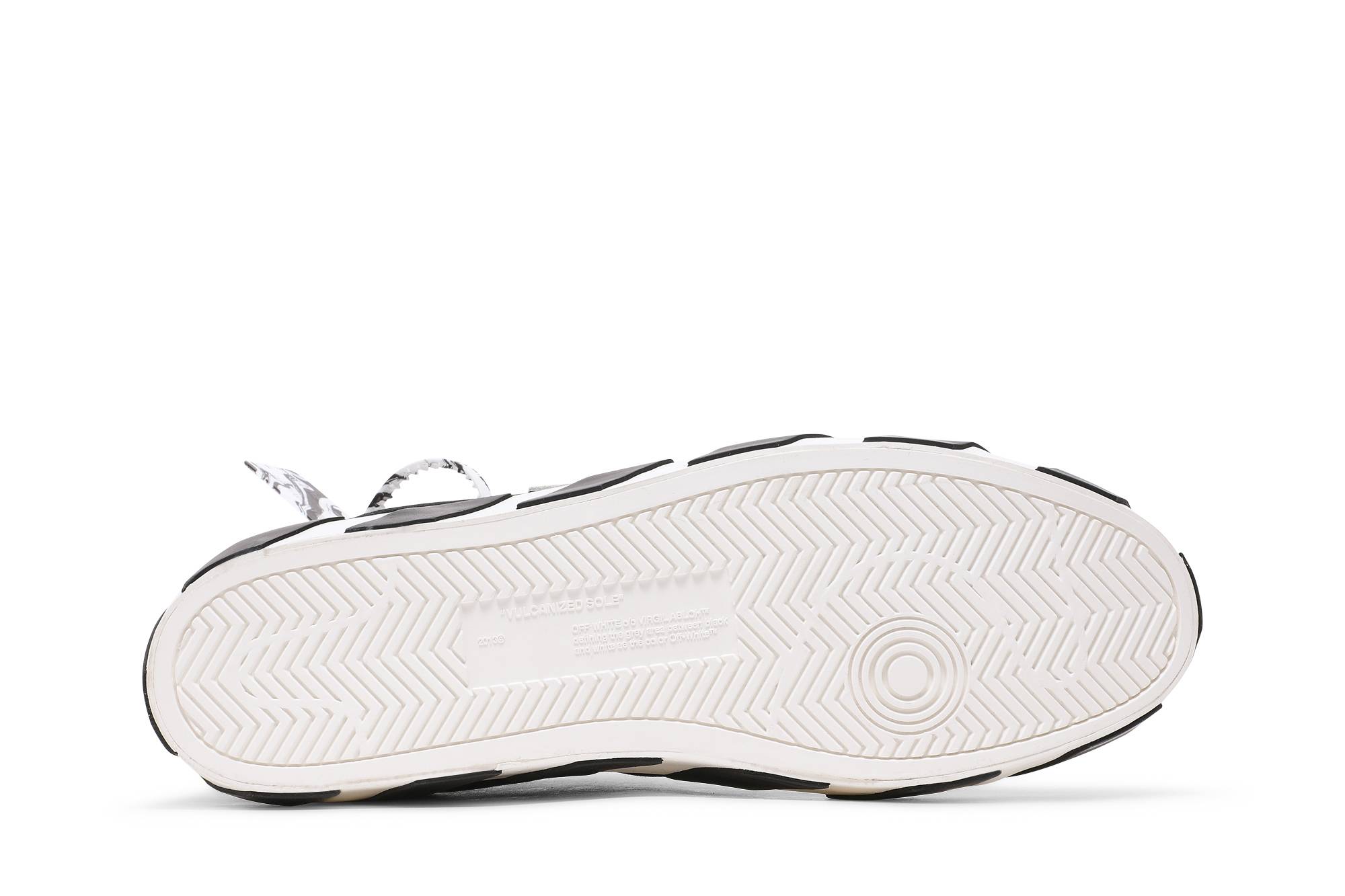 Shop 오프화이트 블랙 화이트 벌크 미드 스니커즈 OMIA119F21FAB0011001