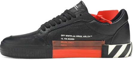 OFF-WHITE 美國潮牌 皮革箭頭標識 低幫 黑色 Lookbook OFF-WHITE 美國潮牌 皮革箭頭標識 低幫 黑色