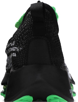 Off-White x Nike Air Zoom Turbo Next% Flyknit 'Black' CV0697-001 Sizing Off-White x Nike Air Zoom Turbo Next% Flyknit 'Black' CV0697-001
