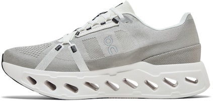 On Cloudeclipse 'Putih Logam' 3MD30092547 Lookbook On Cloudeclipse 'Putih Logam' 3MD30092547