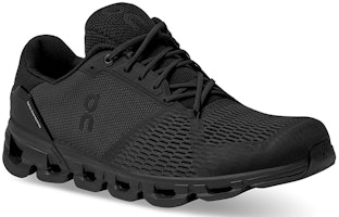 On Cloudflyer 'Semua Hitam' 21-99225 Lookbook On Cloudflyer 'Semua Hitam' 21-99225