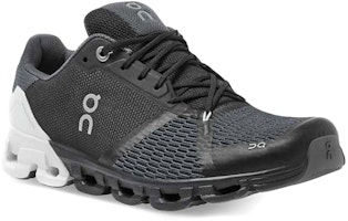 On Cloudflyer 'Hitam Putih' 21-99631 Lookbook On Cloudflyer 'Hitam Putih' 21-99631