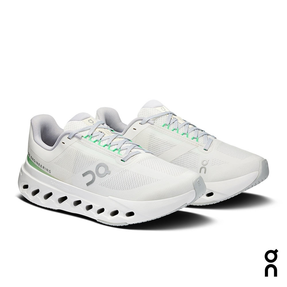 Lookbook 온 클라우드서퍼 넥스트 와이드 아이보리 화이트/화이트 러닝화 ON3WE30201195