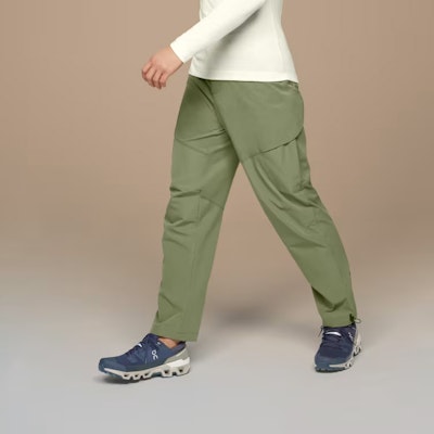 オンランニング 軽量防水ストレートレッグカジュアルパンツ グリーン 17601103 Purchase オンランニング 軽量防水ストレートレッグカジュアルパンツ グリーン 17601103