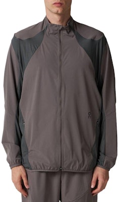 On Running 复古拼色拉链运动夹克 浅棕色 1UE10071953 Lookbook On Running 复古拼色拉链运动夹克 浅棕色 1UE10071953