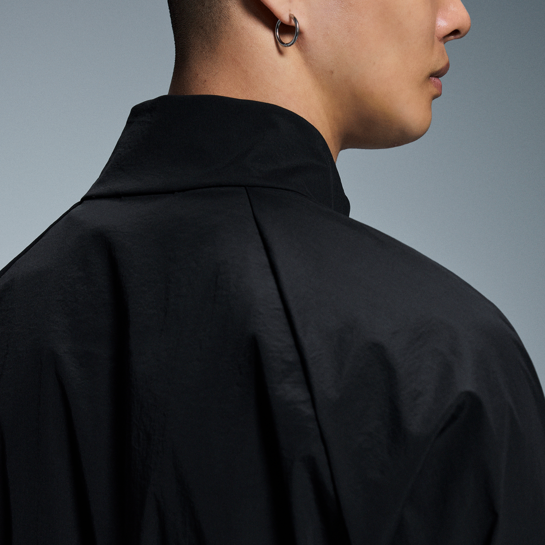 Details for オンランニング オールデイ ハーフジップ 防水ジャケット ブラックロゴデザイン 1ME30400553