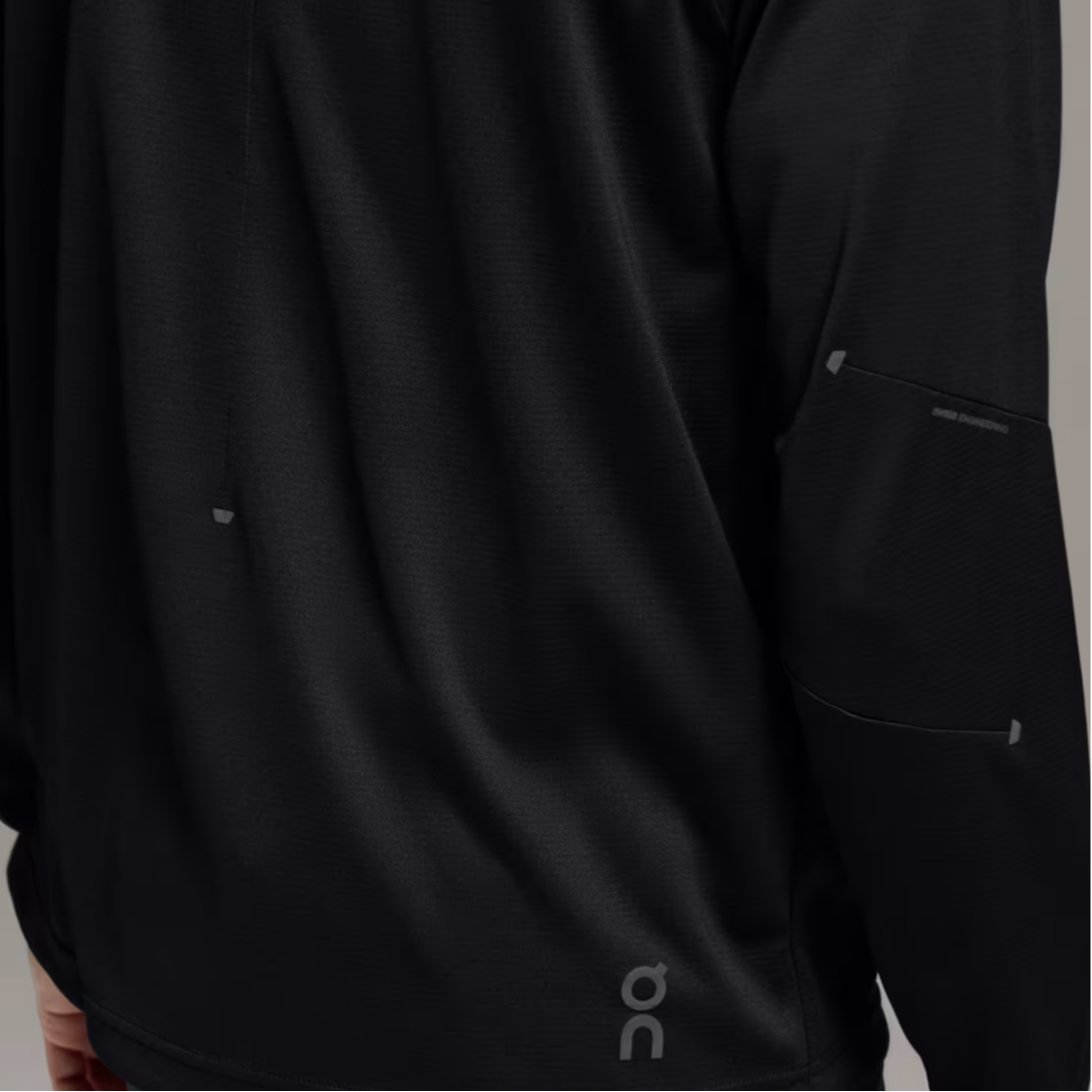 Sizing Baju Gym Thermal Penghilang Kelembapan On Running Climate Hitam 1ME10600553