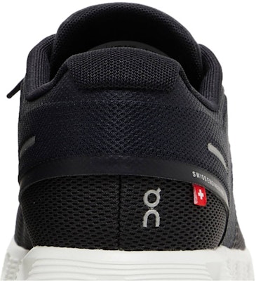 On Running Cloud 5 Black White 59-98919 Sizing On Running Cloud 5 Black White 59-98919