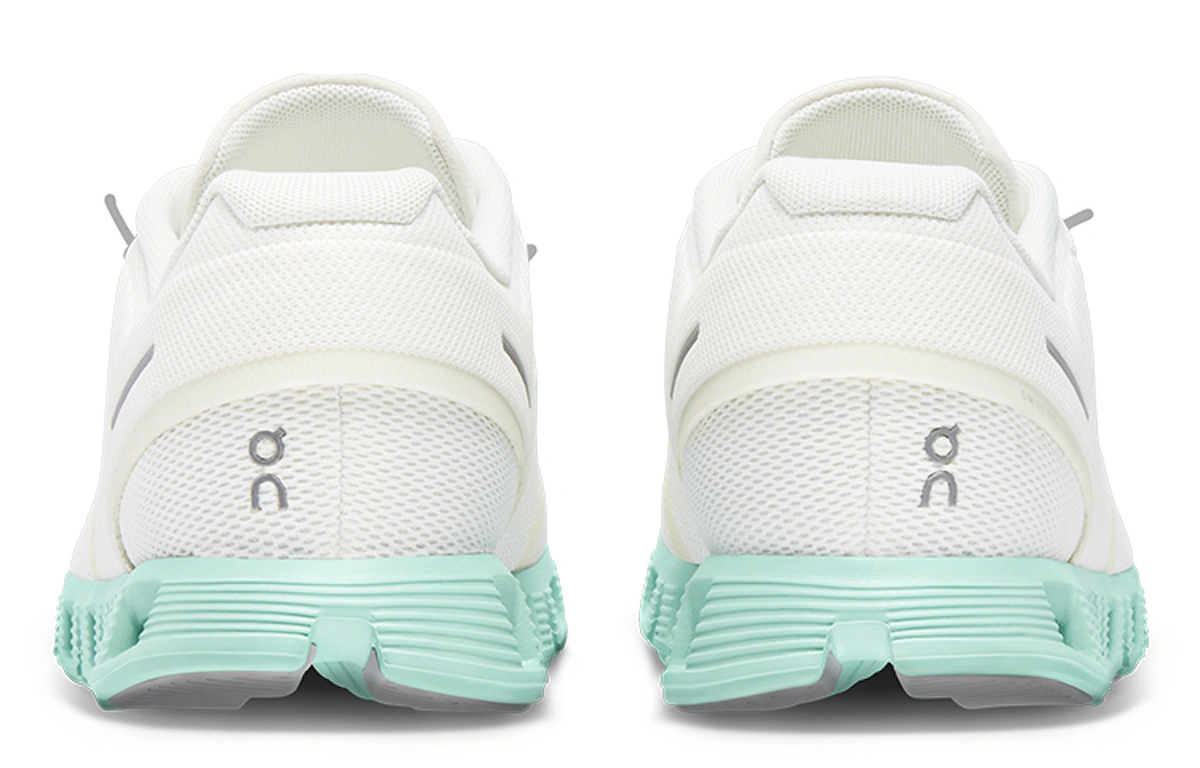 On Running Cloud 5 Undyed White Creek