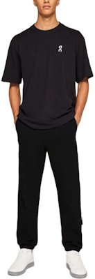 On Running Club 中腰黑色運動長褲 舒適剪裁。 1ME10040553 Lookbook On Running Club 中腰黑色運動長褲 舒適剪裁。 1ME10040553