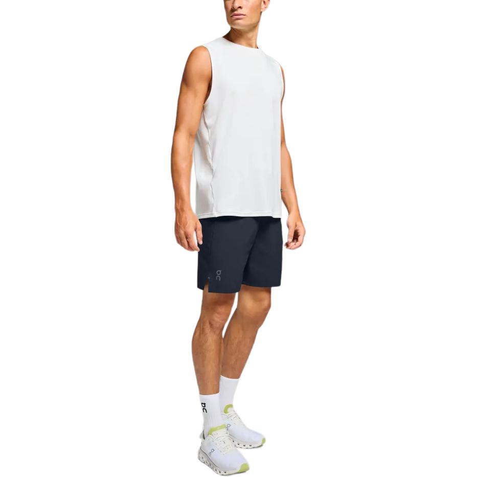 Shop 온러닝 퍼포먼스 하이브리드 숏팬츠 네이비 블루 - 통기성 좋은 운동 반바지 1ME10280255