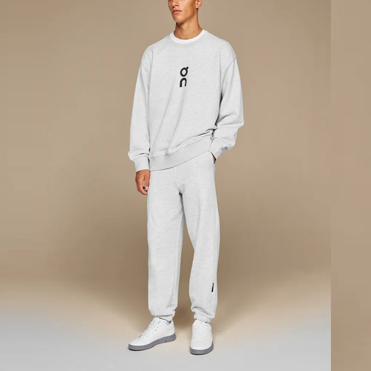 Sizing 온 러닝 소프트 라운드 넥 풀오버 스웻셔츠 1ME10340553