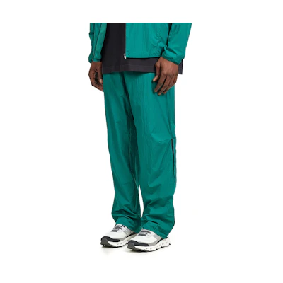 On Beams FW24 Green Track Pants – Stylish Loose Fit Athletic Pants. 1UE10050193