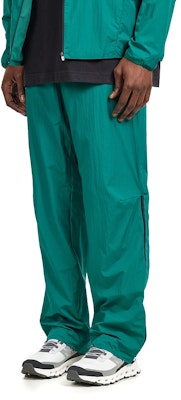 On联名Beams FW24绿运动裤 – 时尚宽松版型运动裤。 1UE10050193 Order On联名Beams FW24绿运动裤 – 时尚宽松版型运动裤。 1UE10050193