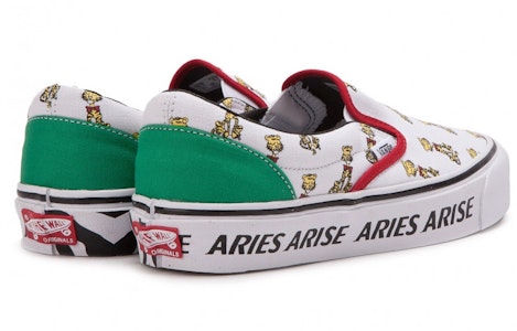 Vans × ARIES クラシックスリッポン 白 VN0A32QNPV6 Shop Vans × ARIES クラシックスリッポン 白 VN0A32QNPV6