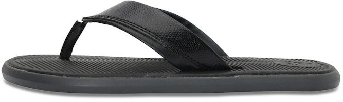 Puma One8 is the brand by Indian cricketer Virat Kohli in collaboration with . Since "黑" means "black" in Chinese and "拖鞋" translates to "slippers," the converted sneaker name would be: One8 x Puma Stark MU 'Black Slippers' 372575-01 Puma One8 is the brand by Indian cricketer Virat Kohli in collaboration with . Since "黑" means "black" in Chinese and "拖鞋" translates to "slippers," the converted sneaker name would be: One8 x Puma Stark MU 'Black Slippers' 372575-01
