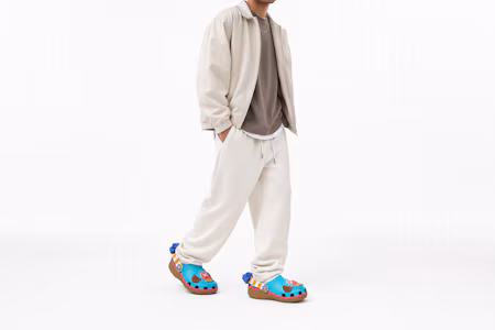 Order One Piece x Crocs Classic Clog 'Tony Tony Chopper' 212794-90H