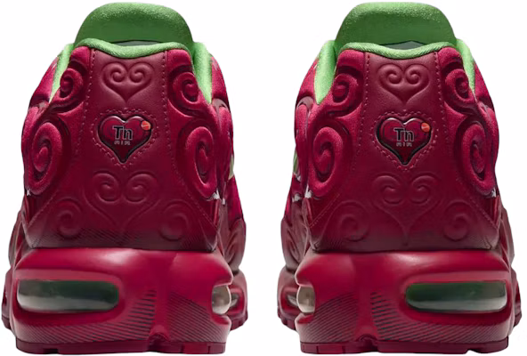 海贼王 x 耐克 Air Max Plus ''Ope Ope'' IW1282-600 Lookbook 海贼王 x 耐克 Air Max Plus ''Ope Ope'' IW1282-600