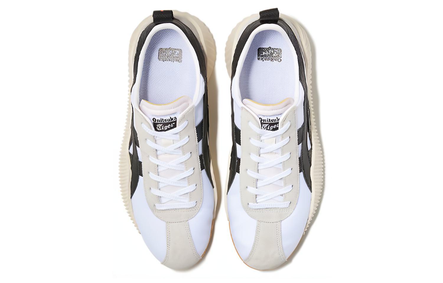 Shop 鬼塚虎 Acromount '白黑' 运动鞋 1183B257-101