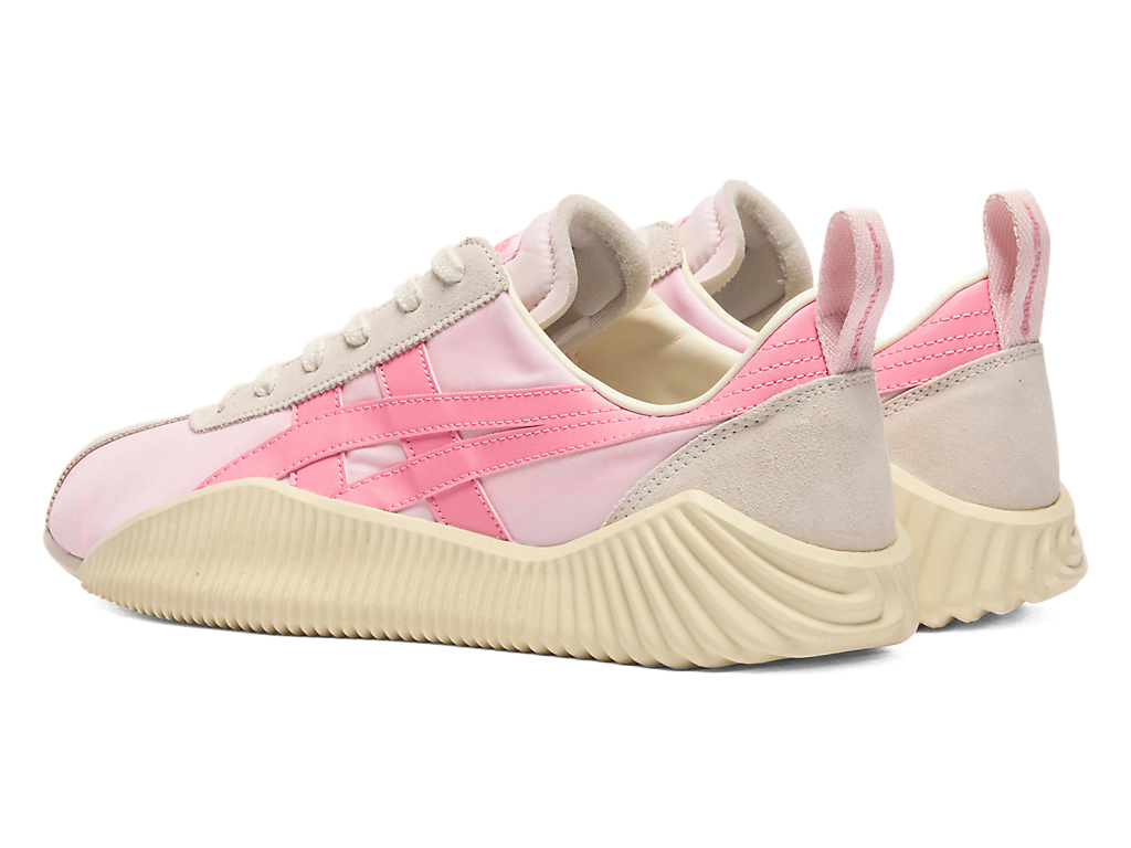 Shop Onitsuka Tiger ACROMOUNT CRYSTAL PINK/BLOSSOM PINK Wanita Pink Sneakers 1183B257-700