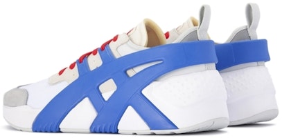 オニツカタイガー ビッグロゴ トレーナー 2.0 白青赤 1183A795-101 Lookbook オニツカタイガー ビッグロゴ トレーナー 2.0 白青赤 1183A795-101