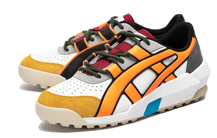 Shop Onitsuka Tiger Big Logo Trainer 'Oranye Mengejutkan' 1183A419-100