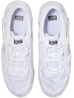 オニツカタイガー ビッグロゴトレーナー 白/グレー 1183A792-100 Lookbook オニツカタイガー ビッグロゴトレーナー 白/グレー 1183A792-100