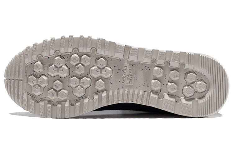 Shop Onitsuka Tiger鬼塚虎 Colorado Eighty-Five 舒適 耐磨 低筒 跑步鞋 男女款 黑色