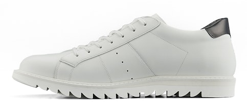 Onitsuka Tiger Court-T 'Putih Hitam' 1183C411-100 Lookbook Onitsuka Tiger Court-T 'Putih Hitam' 1183C411-100