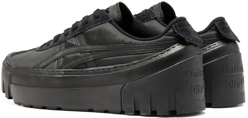 Onitsuka Tiger Delegation Chunk 'Negro'. 1183A585-001 Lookbook Onitsuka Tiger Delegation Chunk 'Negro'. 1183A585-001
