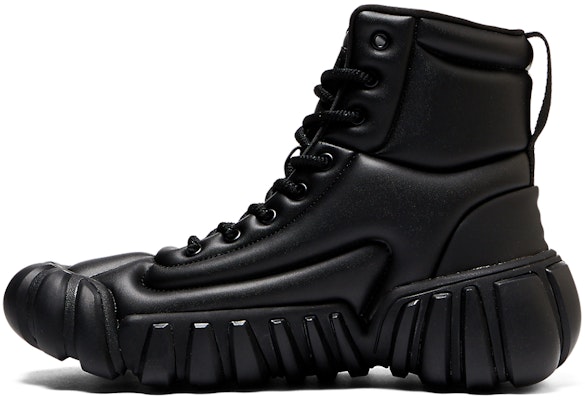 Onitsuka Tiger Dentigre Puff boot 'Black/Black' 1183C181-001 Lookbook Onitsuka Tiger Dentigre Puff boot 'Black/Black' 1183C181-001