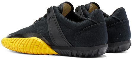 オニツカタイガー ダックタイガー 黒黄 (Onitsuka Taigā Dakkutaigā Kuroki) 1183C166-001 Shop オニツカタイガー ダックタイガー 黒黄 (Onitsuka Taigā Dakkutaigā Kuroki) 1183C166-001