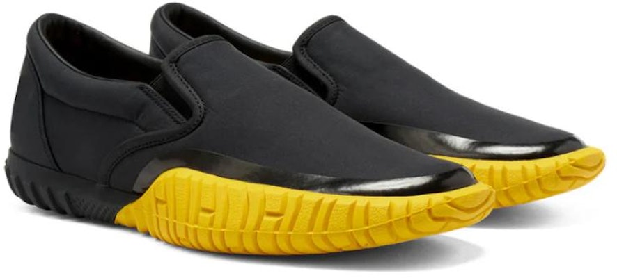 Onitsuka Tiger Duck Tiger Slip-on 'Black Yellow' 1183C224-001 Lookbook Onitsuka Tiger Duck Tiger Slip-on 'Black Yellow' 1183C224-001