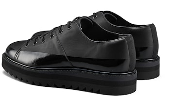 오니츠카 타이거 블랙 로우탑 레이스업 (Onitsuka Tiger Black Low-top Lace-up) 1181A401-001 Lookbook 오니츠카 타이거 블랙 로우탑 레이스업 (Onitsuka Tiger Black Low-top Lace-up) 1181A401-001