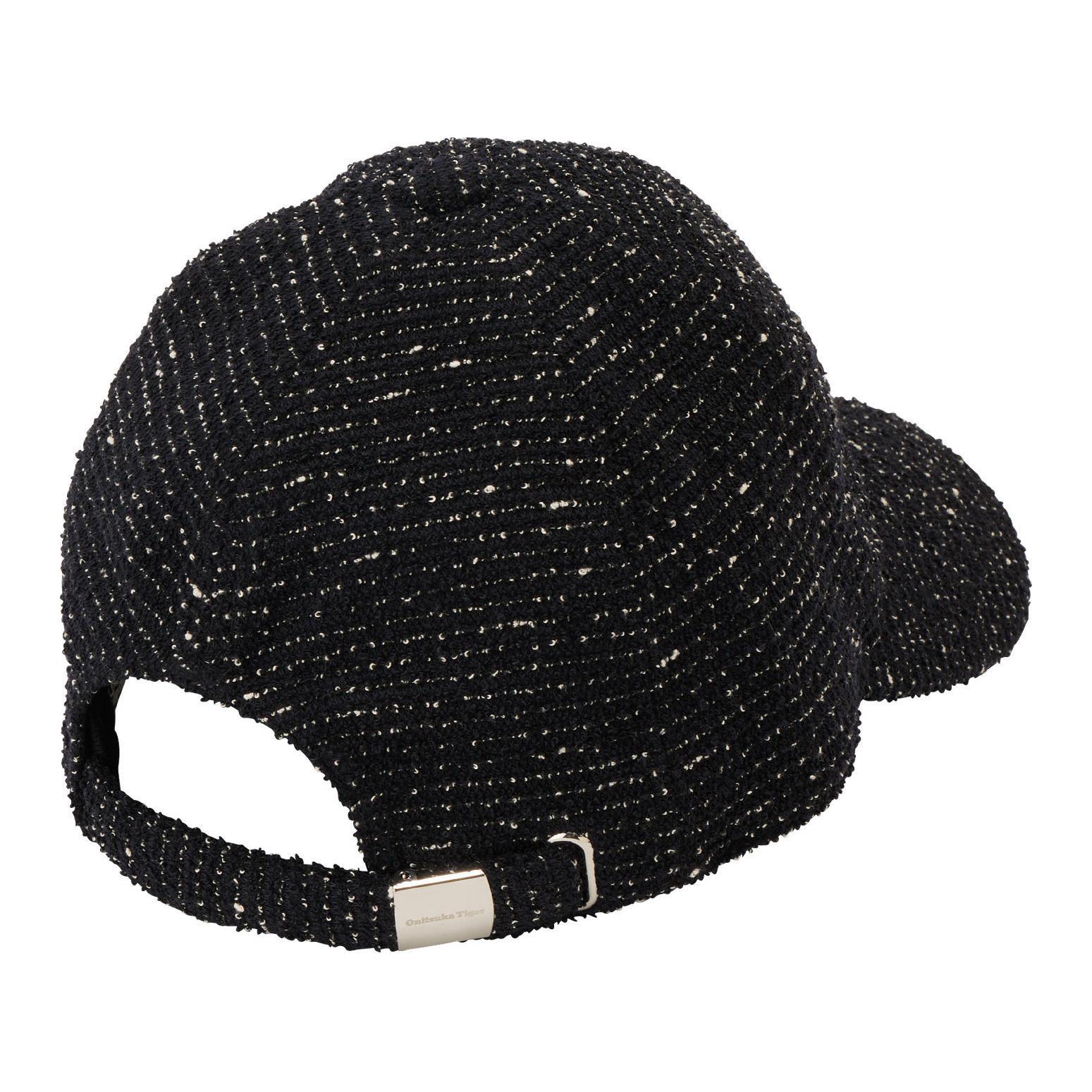 Lookbook Gorra Negra Onitsuka Tiger Logo - Estilo Unisex Pareja Béisbol. 3183B076-001