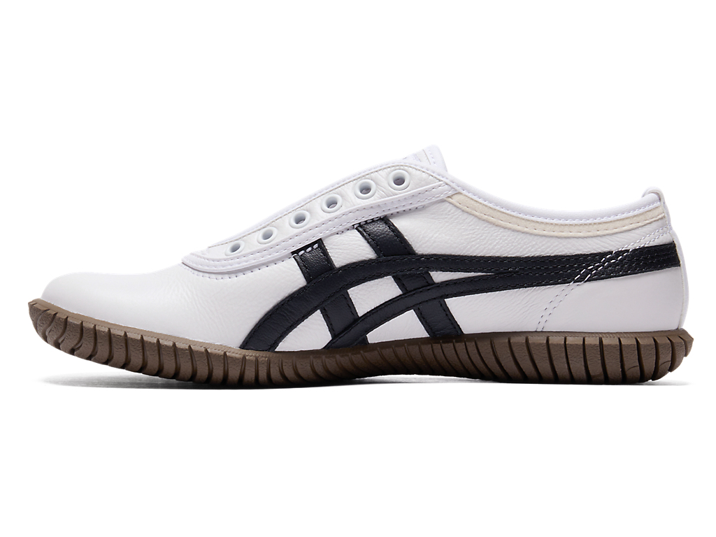 Lookbook Onitsuka Tiger TSUNAHIKI SLIP-ON PUTIH/HITAM 1183C529-101