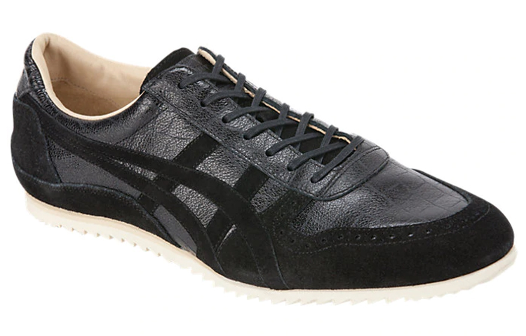 Lookbook Onitsuka Tiger Ultimate Trainer ''Triple Black'' Sneaker Zwart D8E0L-9090
