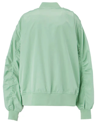 Chaqueta Unisex Verde Claro con Cremallera y Cuello Alto Onitsuka Tiger. 2183B316-301 Lookbook Chaqueta Unisex Verde Claro con Cremallera y Cuello Alto Onitsuka Tiger. 2183B316-301