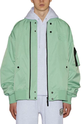 Chaqueta Unisex Verde Claro con Cremallera y Cuello Alto Onitsuka Tiger. 2183B316-301 Shop Chaqueta Unisex Verde Claro con Cremallera y Cuello Alto Onitsuka Tiger. 2183B316-301
