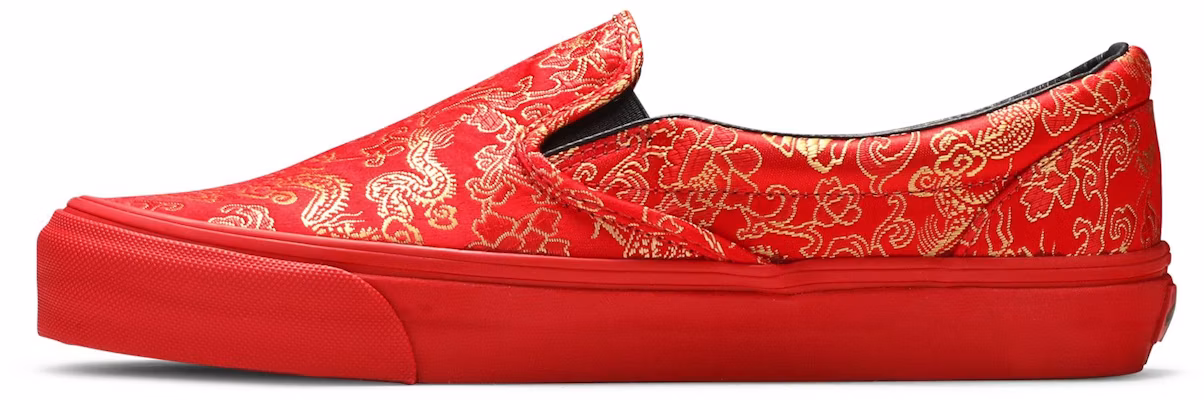 Opening Ceremony x Vans Classic Slip-On OG ''Rode Draak'' VN0A32QNKX6 Lookbook Opening Ceremony x Vans Classic Slip-On OG ''Rode Draak'' VN0A32QNKX6